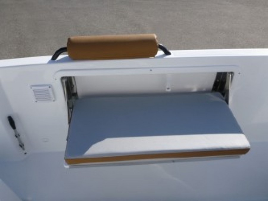 BENETEAU FLYER 7 SPACEDECK - 10