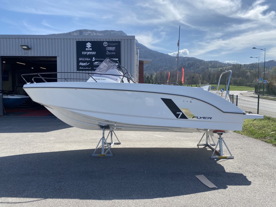 Beneteau Flyer 7 SUNdeck