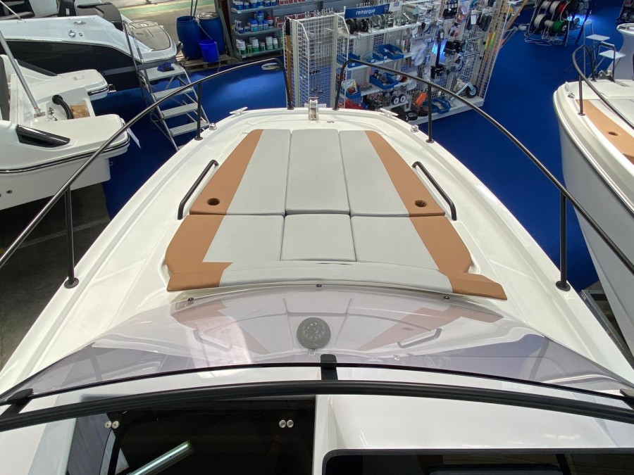 BENETEAU FLYER 8 SUNDECK - 10