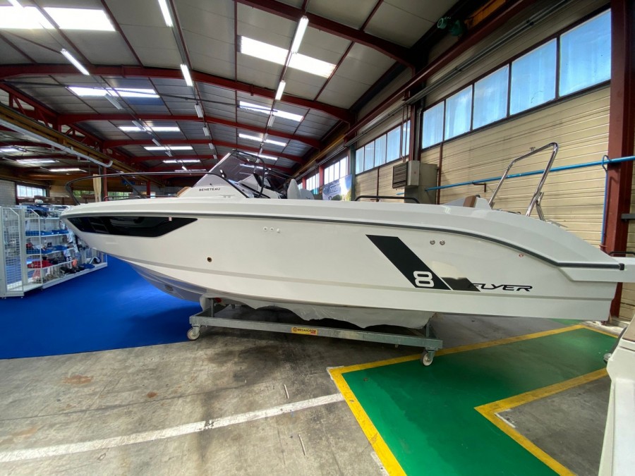 Beneteau Flyer 8 SUNdeck