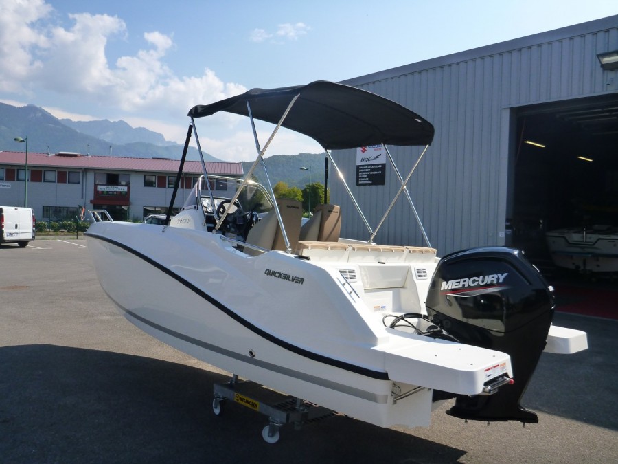 Quicksilver Activ 555 Open