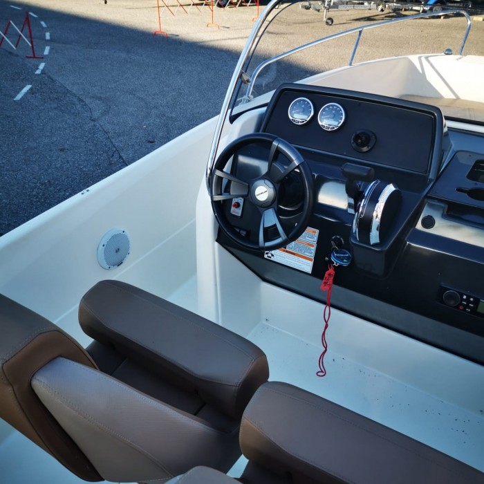 QUICKSILVER ACTIV 605 OPEN - 9