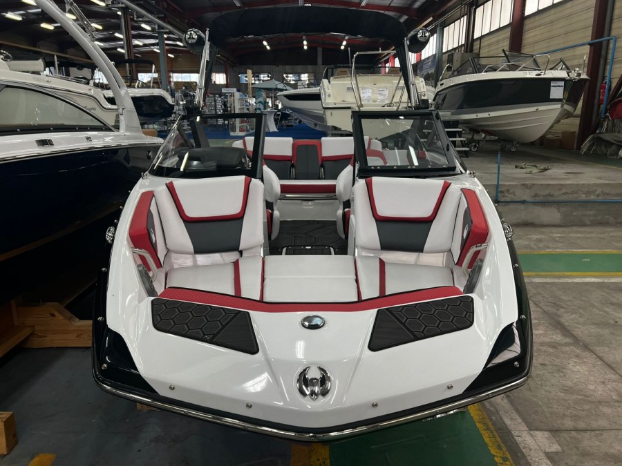 SCARAB BOATS 195 IDENTITY - 13