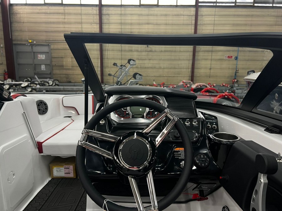 SCARAB BOATS 195 IDENTITY - 6