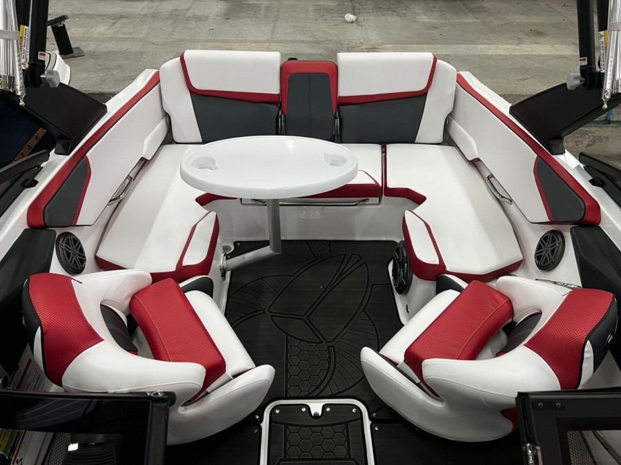 SCARAB BOATS 195 IDENTITY - 14